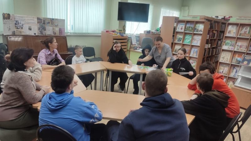 Тучковские ребята делали подснежники