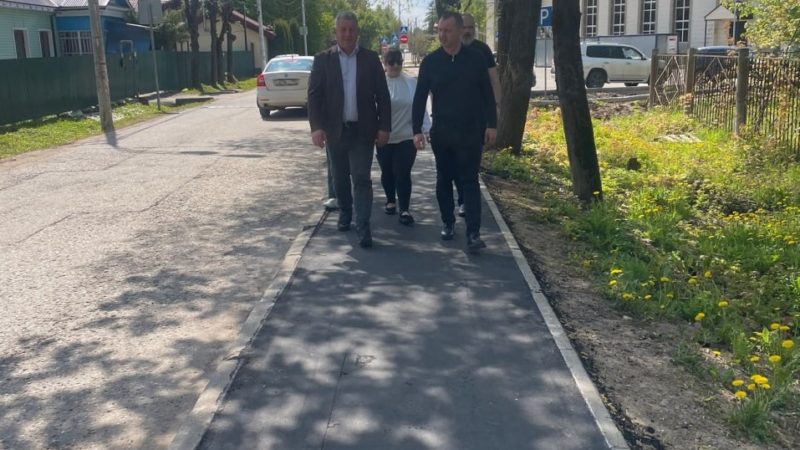 В переулке Урицкого в Рузе привели в порядок тротуар