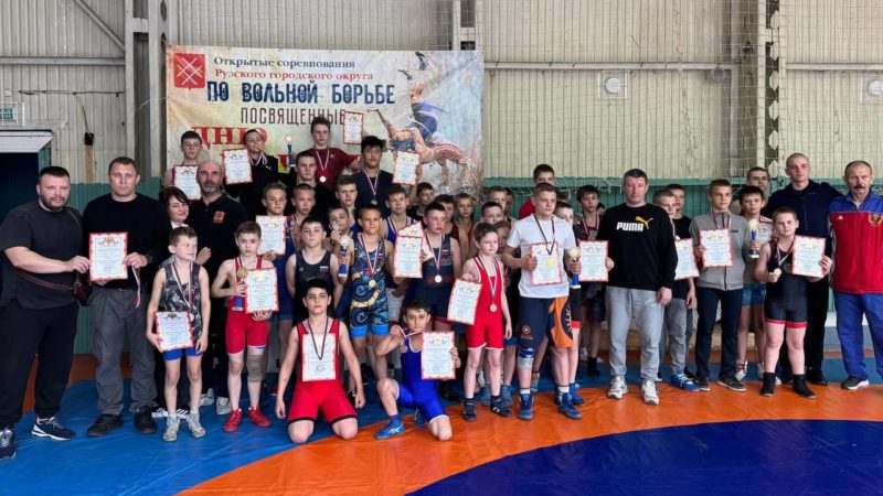 В Рузе соревновались борцы