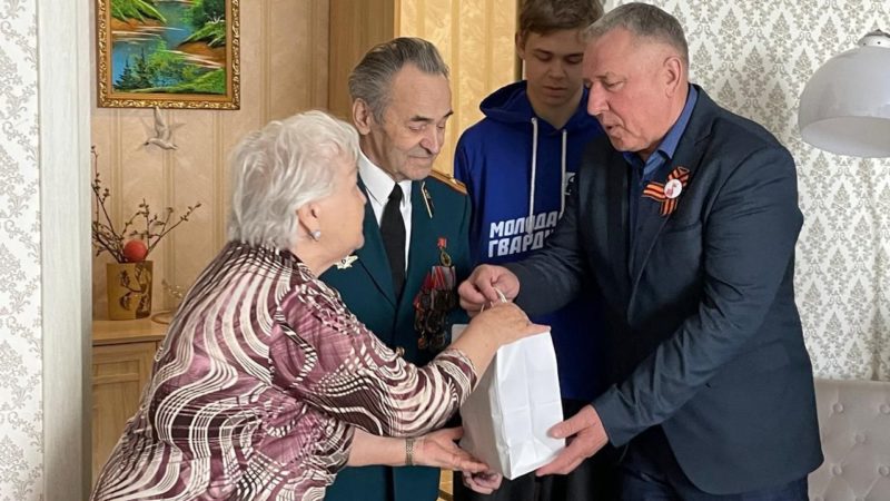 Единороссы навестили Николая Лукьянова