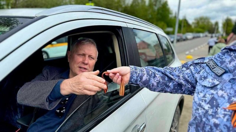 Росгвардейцы принимают участие в патриотической акции