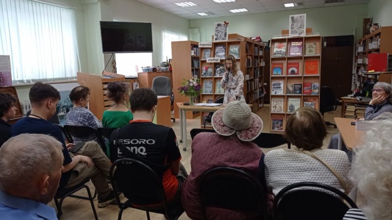 В Тучковской библиотеке звучали стихи и песни