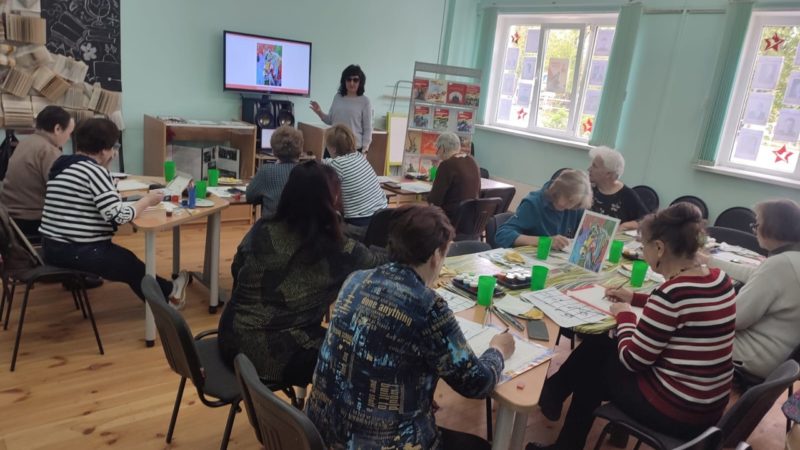 Тучковцы создали стилизованные картины