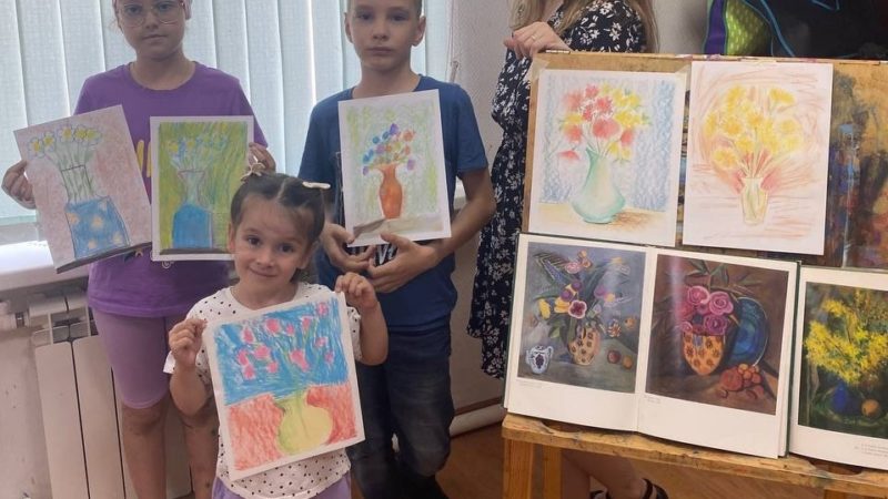 В студии «Арт-приключения» рисовали натюрморт