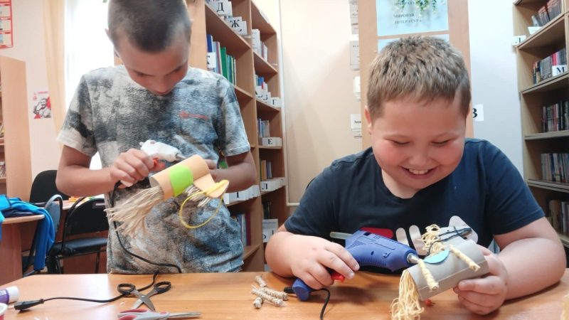 В Орешковской библиотеке прошло занятие в творческой мастерской