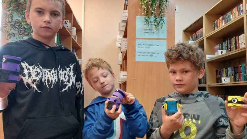 В Орешковской библиотеке мастерили героев из мультфильма