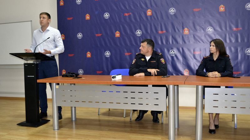 Сотрудники полиции провели в Рузе встречу по противодействию дистанционному мошенничеству