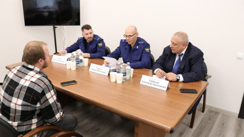 Первый заместитель прокурора Московской области Андрей Ганцев провёл приём в Рузском округе