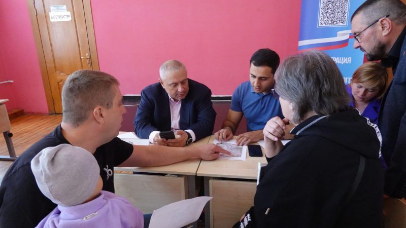 Жители Тучково встретились с представителями администрации округа и областного правительства