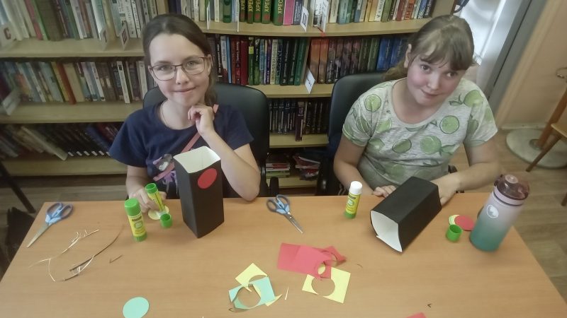 В Старорузской библиотеке провели мастер-класс «Весёлый светофор»