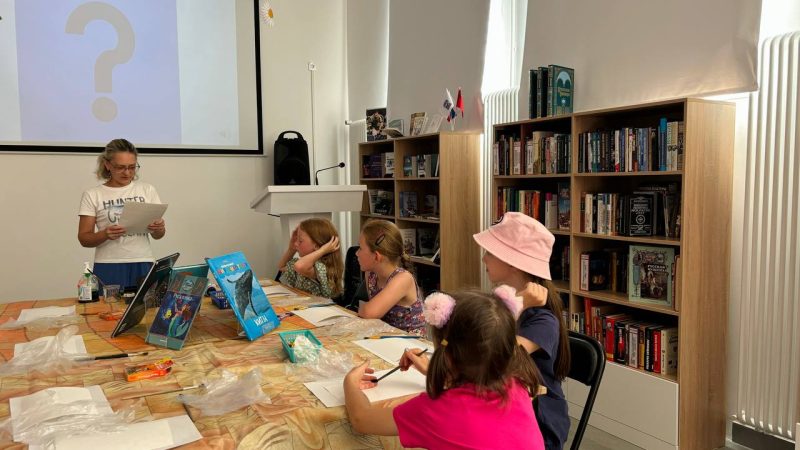 В Рузской библиотеке рисовали подводный мир в технике граттаж