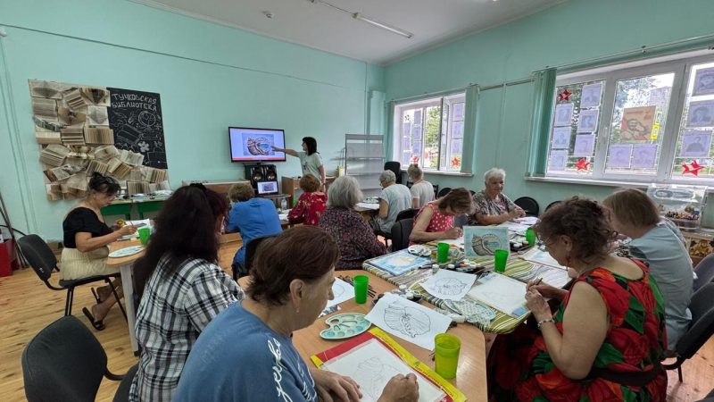 В творчестве участников тучковского клуба «Интуитивное рисование» – морская тематика   