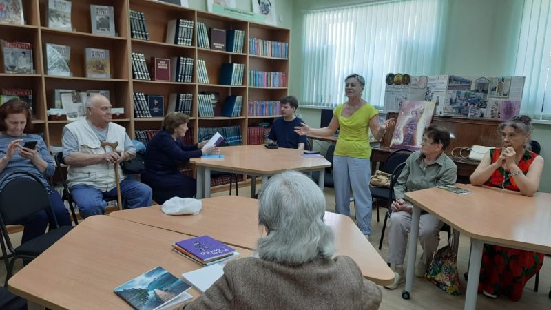 Члены тучковского литературного клуба посвятили встречу героям специальной военной операции