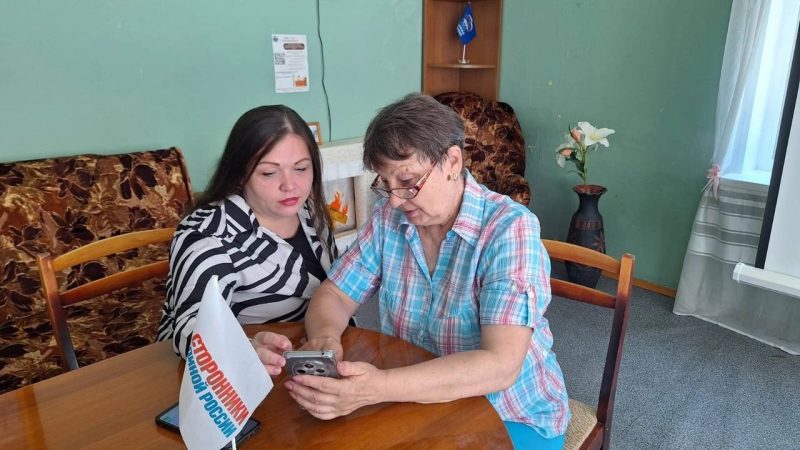 В Беляногорской библиотеке учатся устанавливать приложения и пользоваться онлайн-сервисами