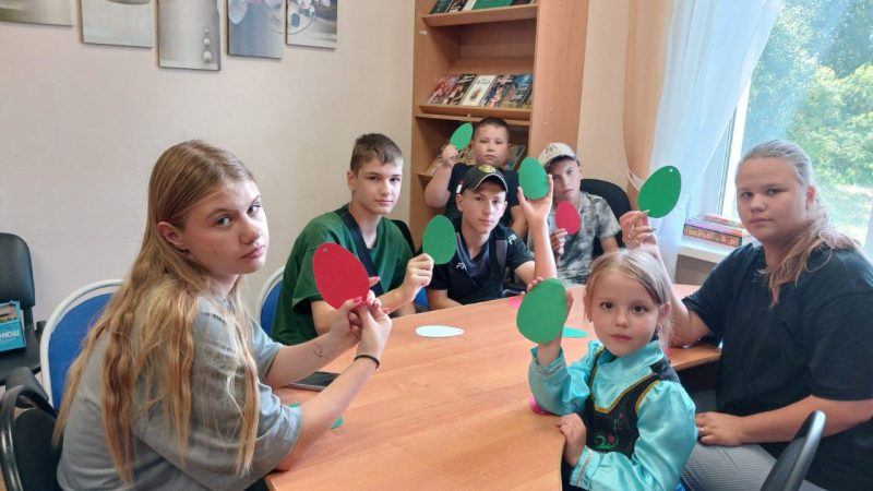 Юные орешковцы узнали историю светофора