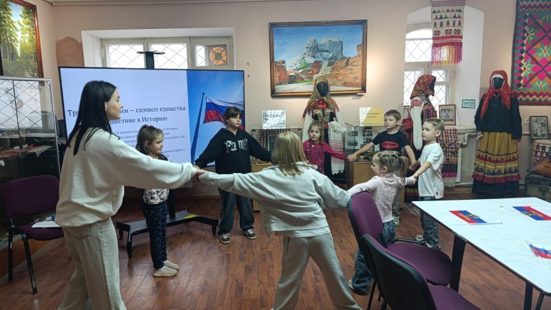 В Рузском музее рассказали об истории российского флага