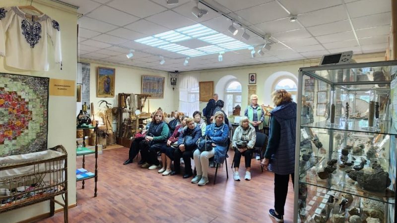 Долголеты из Дзержинска осмотрели рузские достопримечательности