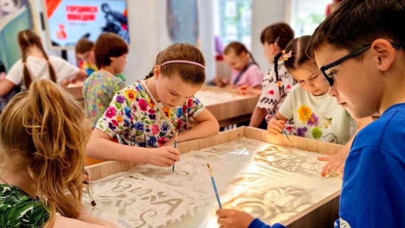 Юных ружан научат визуализировать сюжеты книг в песочной анимации