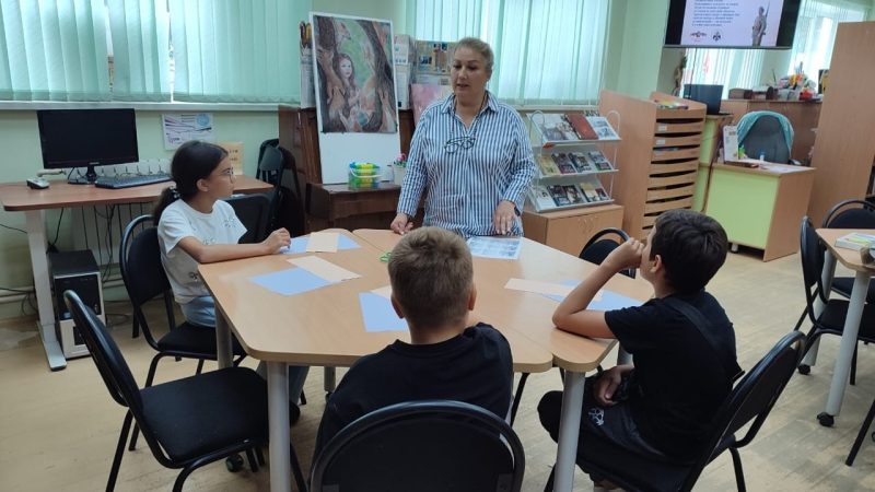 В Тучковской библиотеке прошёл мастер-класс «Бессмертна Победа»