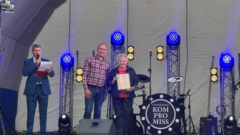 Депутат Андрей Рыбальченко поздравил жителей посёлка Космодемьянский