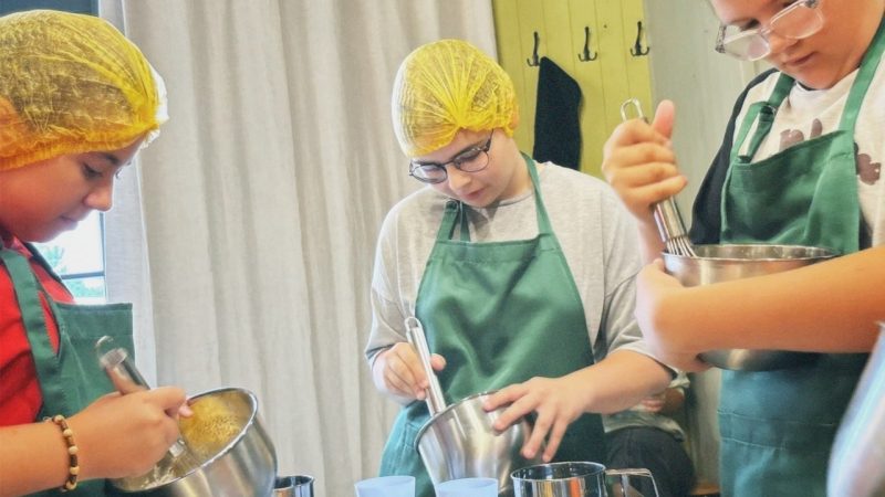 В Рузе прошёл кулинарный мастер-класс для лагеря «Каникулы в Молодёжке»  