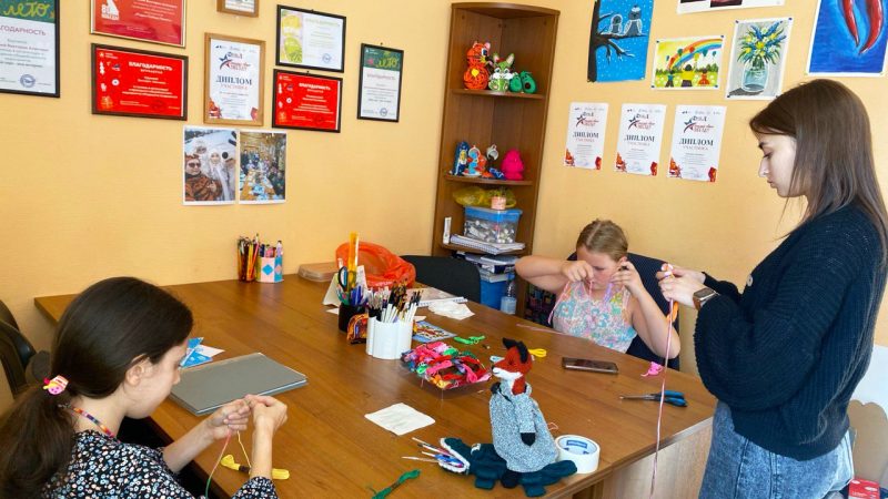 Красивые фенечки сделали в Горбовском СДК