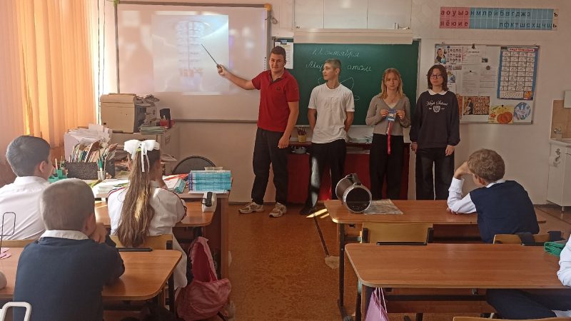 Колюбакинским школьникам рассказали об истории отечественной атомной энергетики