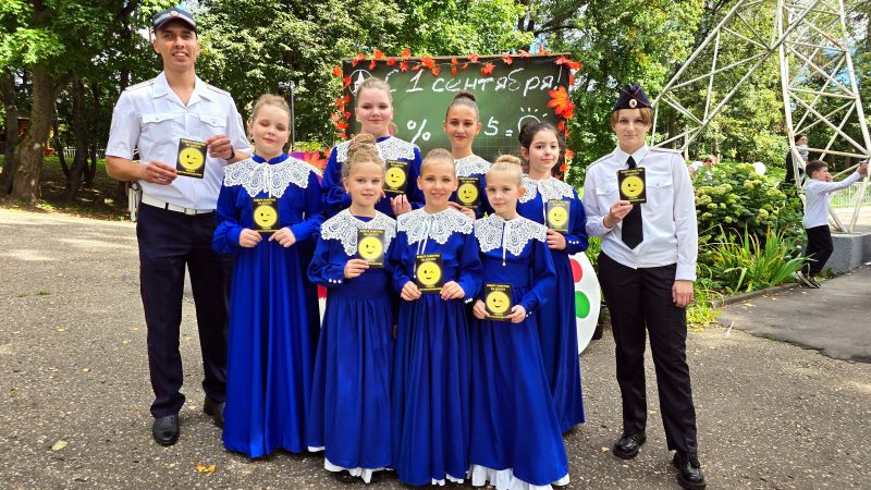 Юным ружанам и их родителям в День знаний напомнили о дорожной безопасности