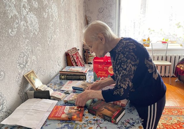Пожилым жителям Лидино – библиотечные книги на дом
