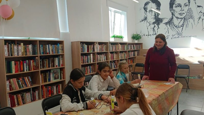 Юные ружане мастерили брелоки с помощью 3Д ручки