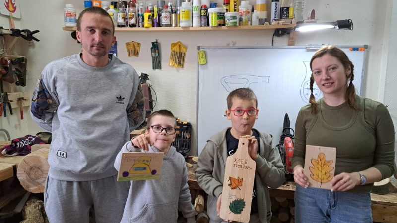 В Тучково прошел мастер-класс «Осенний листопад»