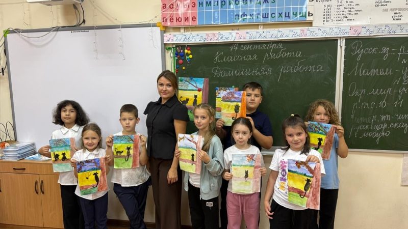 Для юных дороховчан провели мастер-класс «Осенние коты»