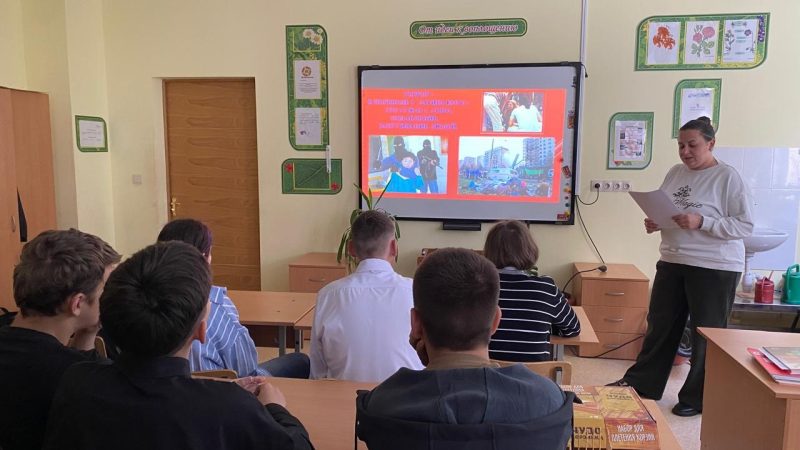 Единый урок памяти: школа-интернат провела мероприятие ко Дню солидарности в борьбе с терроризмом