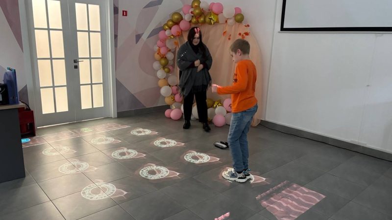 Для юных ружан провели занятие на интерактивном полу