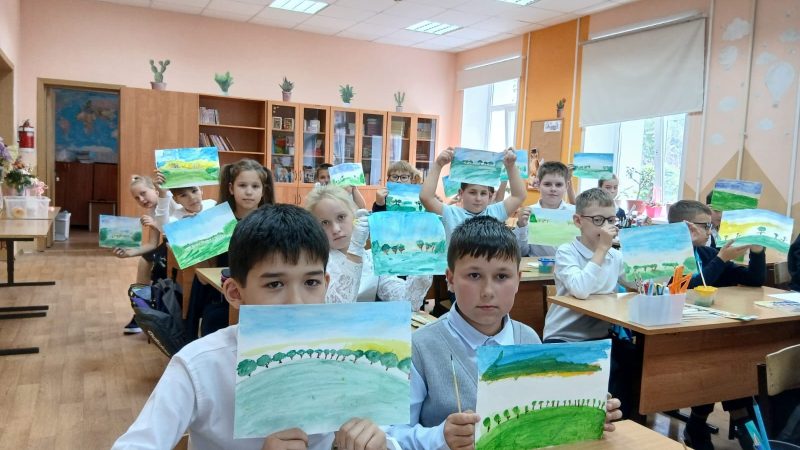 Юные художники познают тайны пейзажной живописи