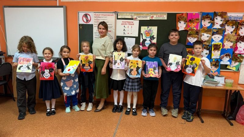 Дороховская изостудия «МастерОК» провела мастер-класс для школьников