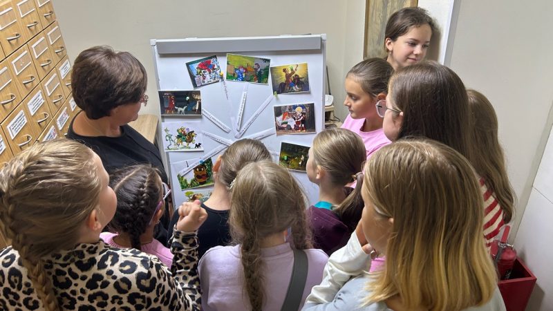 Юные тучковцы нашли в библиотеке главные сокровища жизни