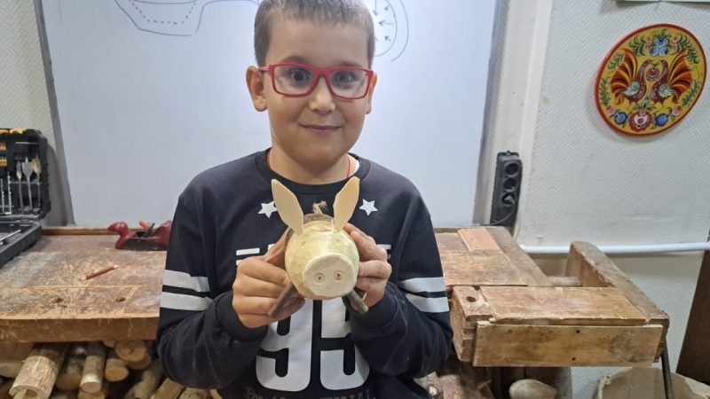 В Тучково прошел масте-класс «Свинья-копилка»