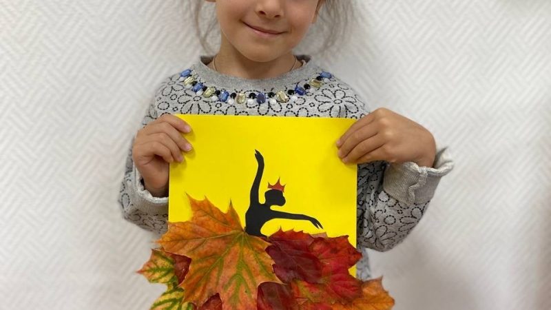 В Тучково прошел мастер-класс «Танец осени: отпечаток природы»