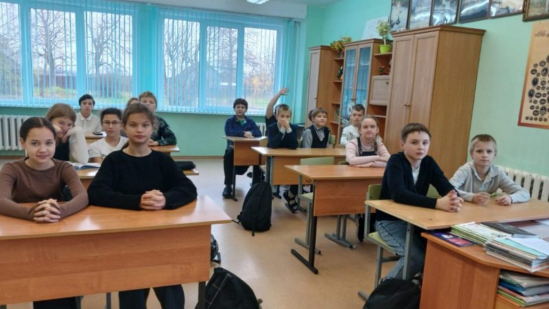 Со сказками Джанни Родари ознакомились орешковские школьники