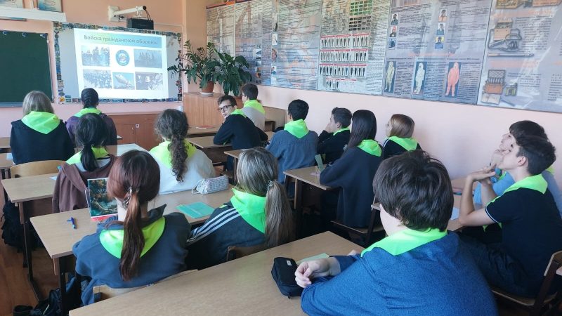 Об истории возникновения сил гражданской обороны рассказали рузским школьникам