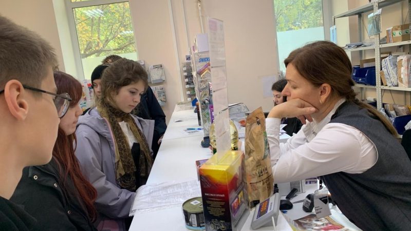 Тучковские школьники посетили с экскурсией местное почтовое отделение