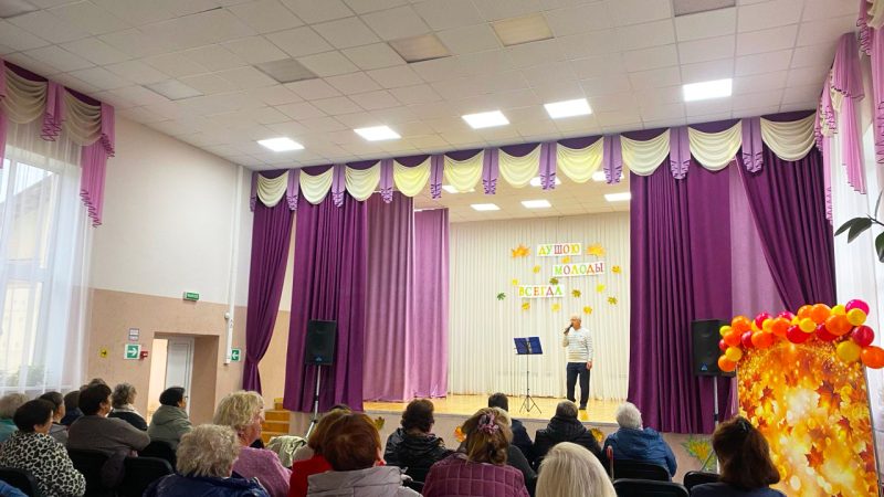 В Горбовском СДК состоялся концерт «Душою молоды всегда»