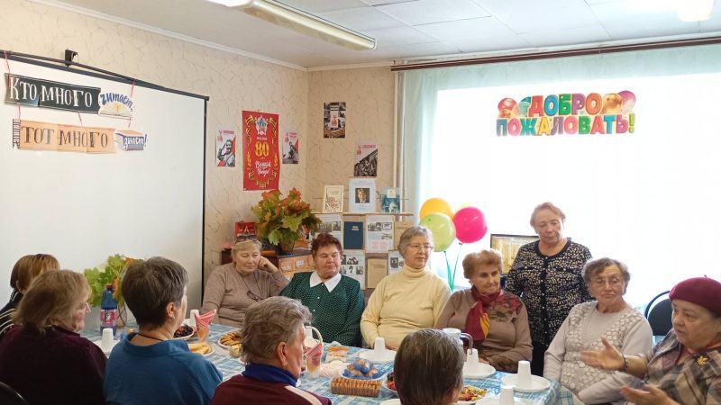 В Покровской библиотеке провели поэтический час к 130-летию Сергея Есенина
