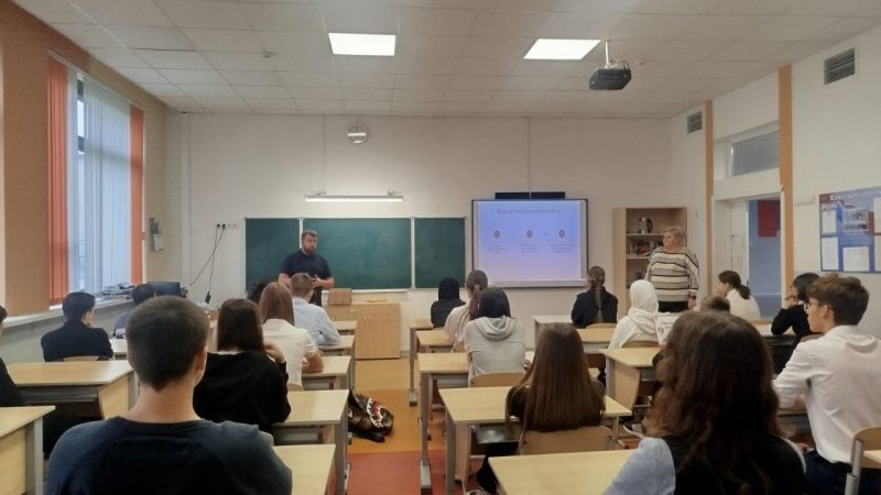 В Тучковской школе провели час истории