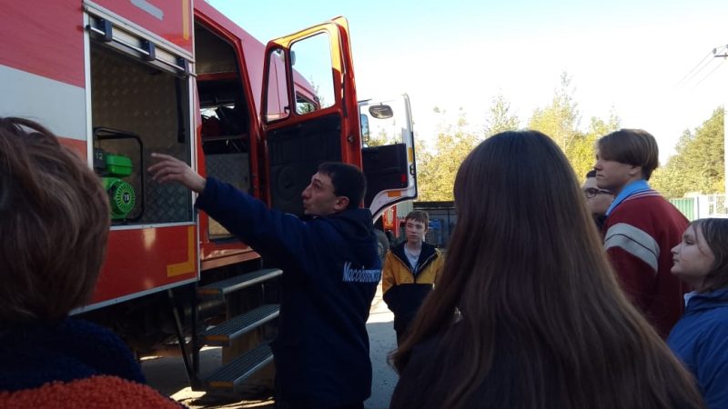 Ученики Тучковской школы познакомились с работой пожарных