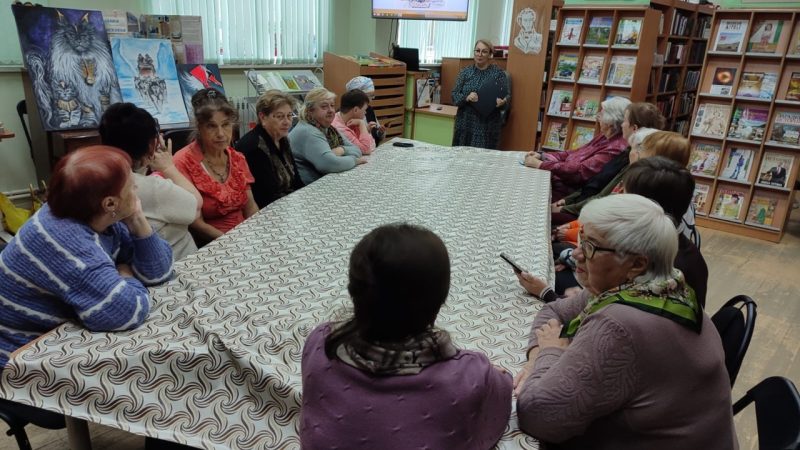 В Тучковской библиотеке провели вечер отдыха для старшего поколения