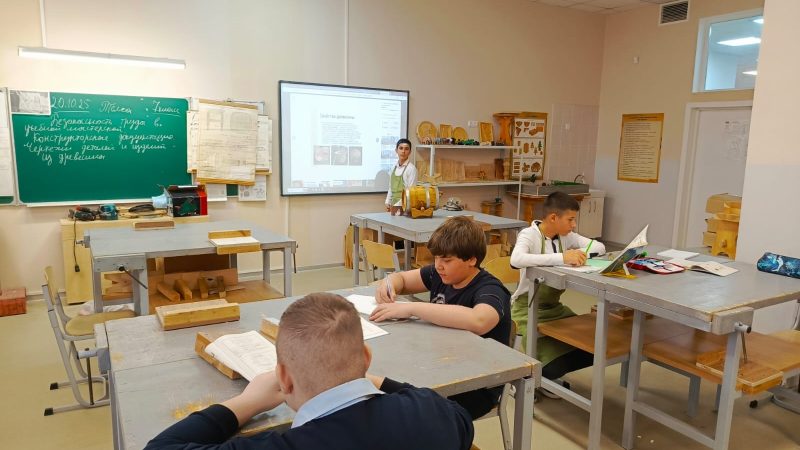 Урок технологии: знакомство с основами деревообработки