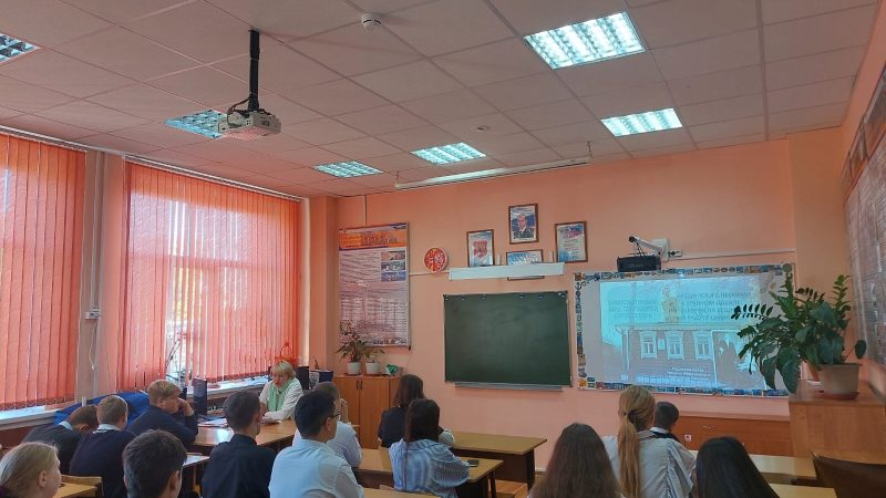 Литературный час «Читаем Есенина» в Рузской СОШ №2