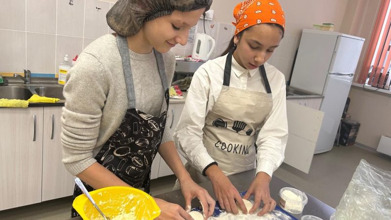 Кулинарный успех учениц 7а класса: урок приготовления сырников